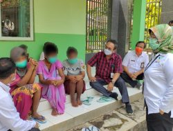 Cara Dinsos Memanusiakan ODGJ Terlantar di Kukar