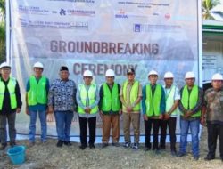 Warga Sangkulirang dan Sandaran Nakal Nikmati Jalan Mulus