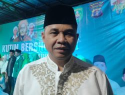 Ketua DPRD Kutim, Joni Hadiri Acara Santri Kutim Bershalawat