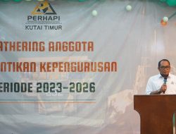 Pelantikan Pengurus Perhapi Kutim, Kasmidi Bulang: “Bangga terhadap kinerja pengurus PERHAPI Kutim yang banyak berkiprah membawa nama daerah”