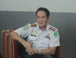 Dishub Kutim Pasang 25 Lampu PJU di Jalan Abdullah, Joko Suripto: Progres PJU Sudah 100 Persen