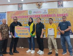 Atlet dan Pelatih Peraih Medali di Popda XVI Paser 2022 Terima Bonus, Ini Pesan Wabup Kutim