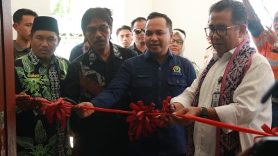 Kunker ke Kutim, Pj Gubernur Kaltim Akmal Malik Resmikan Kantor Desa Selangkau