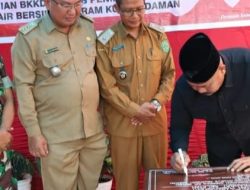Bupati Kukar Resmikan BKKD Berupa Pemenuhan Layanan Air Bersih di Desa Prangat Selatan