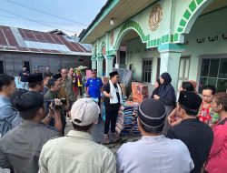Wabup Kukar Rendi Solihin Beri Bantuan Kebakaran Di Pal 05 Tenggarong