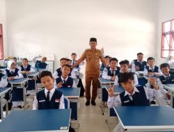 Pemdes Loh Sumber Teruskan Program Senin Peduli Bersama Pendidikan