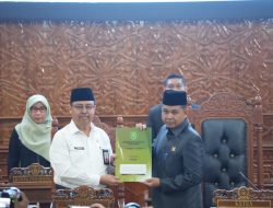 Tanggapi PU Fraksi AKB dan Fraksi PPP, Pemkab Kutim Sepakat Perda Kutim No 3 Tahun 2007 Diganti
