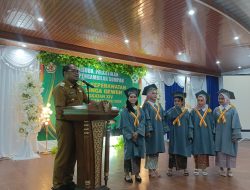 42 Siswa SMK Singa Geweh Diwisuda dan Dilantik Jadi Asisten Keperawatan, Ini Pesan Kasmidi Bulang