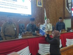 Fraksi AKB Sampaikan Pandangan Umum Terhadap Raperda Ketertiban Umum
