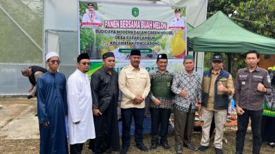 Bupati Edi Damansyah Hadiri Panen Perdana Melon Hidroponik di Desa Rapak Lambur