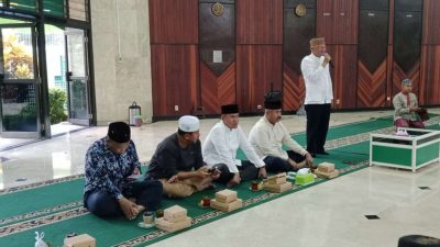 Hari Pertama Ramadan, Bupati Kukar Berbuka Puasa Bersama Jamaah di Masjid Agung Sultan Aji Muhammad Sulaiman
