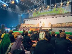 Wayang Kulit Meriahkan HUT ke-45 Desa Bukit Raya, Ribuan Warga Antusias Hadir