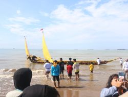 Ritual Mengolor Perahu Naga, Simbol Adat dan Budaya Kutai yang Kaya dan Menarik