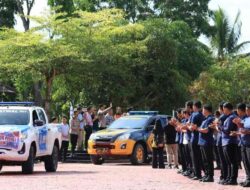 Wujud Solidaritas, Polres Kutim Salurkan Bantuan ke Korban Bencana Banjir Bandang di Sumatera