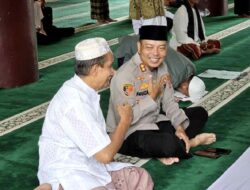 Kapolres Kutim Shalat Dzuhur Berjamaah di Masjid Al-Furqon, Pererat Kedekatan dengan Masyarakat