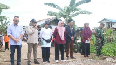 Desa Persiapan Singa Karta Gelar Jumat Bersih dan Penanaman Jagung di RT 55 Kedung Rejo