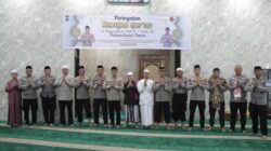 Polres Kutim Gelar Peringatan Nuzulul Qur’an di Masjid Al Amin, Kapolres Ajak Personel Jadikan Al-Qur’an Pedoman Tugas