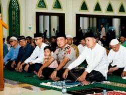 Kapolres Kutim Bersama Forkopimda Hadiri Peringatan Nuzulul Qur’an di Masjid Agung Al-Faruq