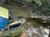 Diduga Rem Blong, Truk Hino Hantam Rumah Warga hingga Terjun ke Sungai di Bengalon