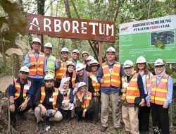 Bappenas dan Kemenhut Kunjungi PT KPC, Tinjau Pemanfaatan Bambu untuk Reklamasi Tambang