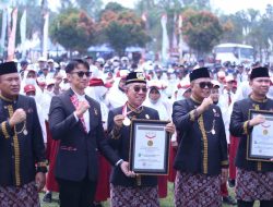 Libatkan 61.000 Peserta Pelajar, Deklarasi Anti Narkoba dengan Bahasa Kutai di Kutim Catat Rekor MURI